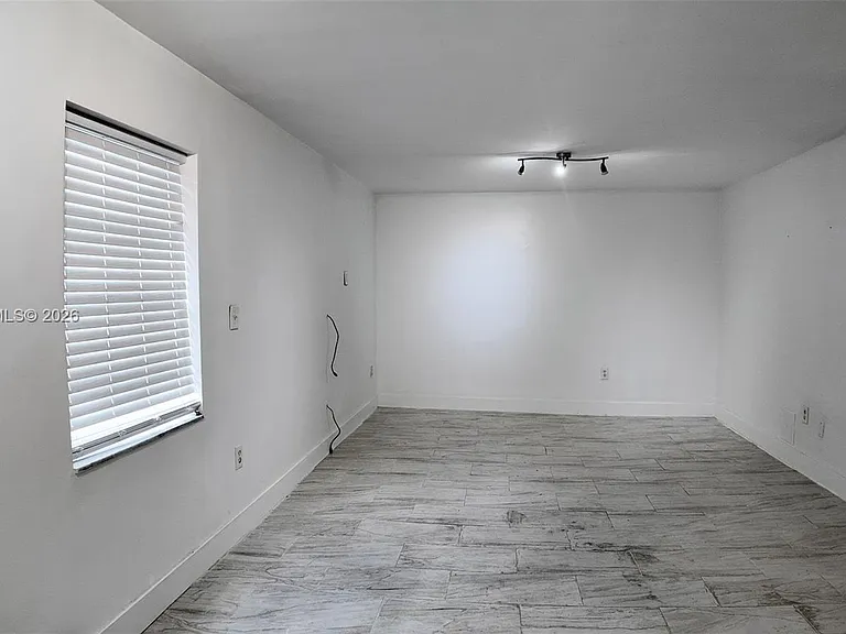 2138 SW 6th St #101 — Photo 10