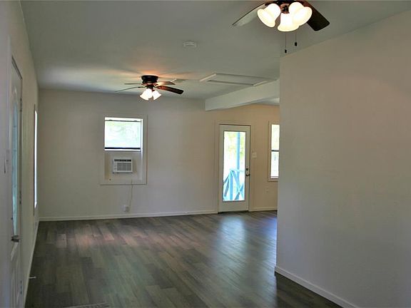 3rd image of 3477 River Crest Ln