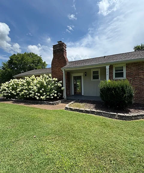 6398 Temple Rd — Photo 2