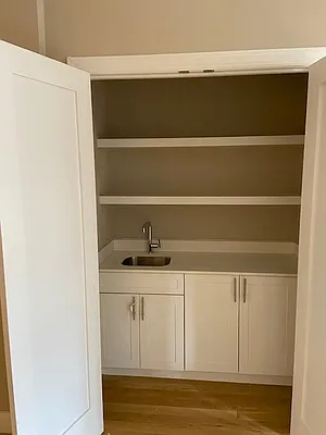 Rented by UES Management | media 17