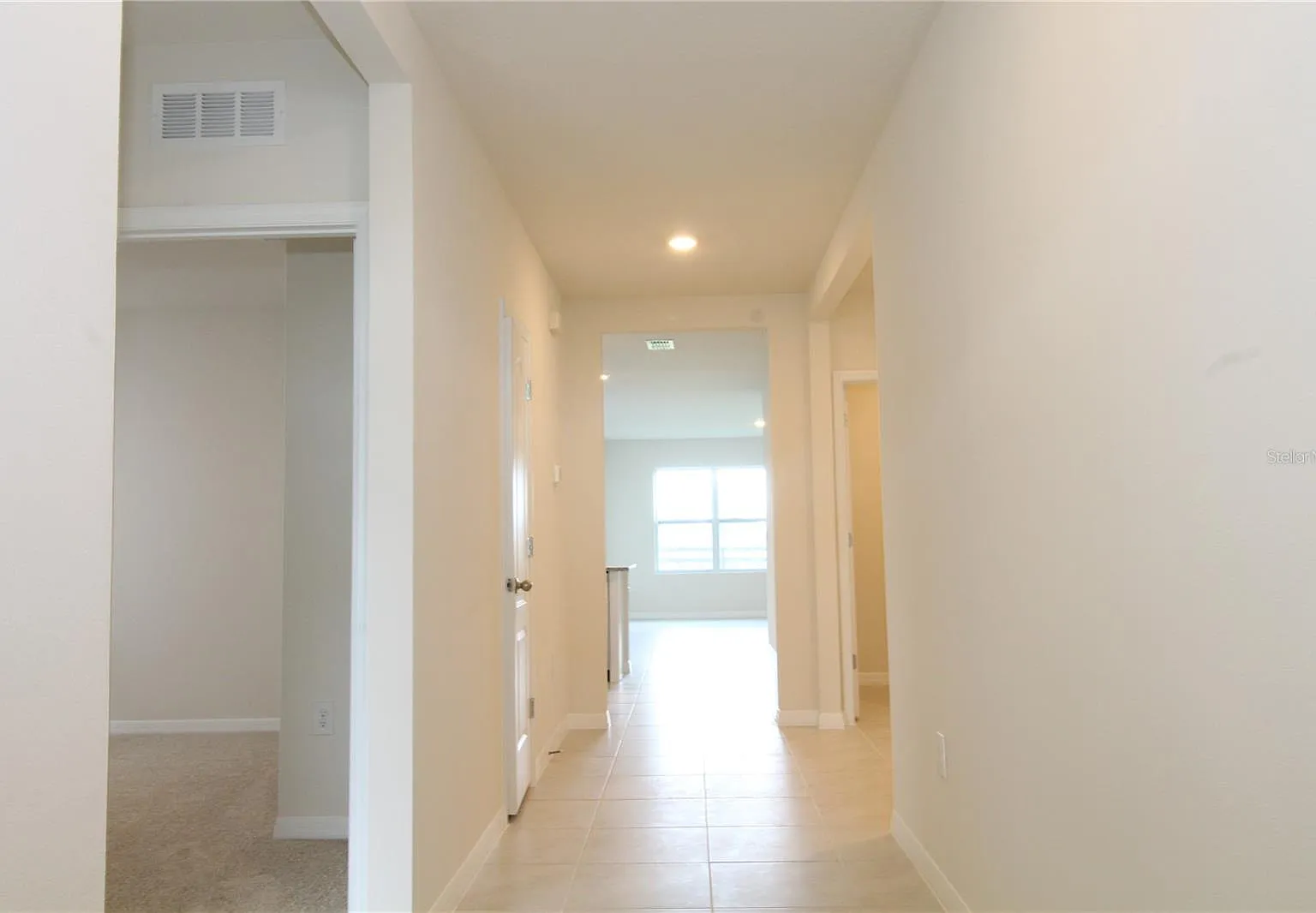 4 bed, 2.0 bath, 1828 sqft, $2,400 — Photo 3