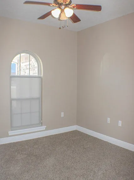 162 James Dr — Photo 10