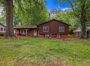2541 Amesbury Rd, Winston Salem, NC 27103