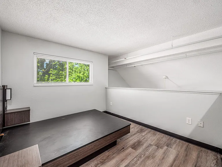 ReVi Columbus East — Photo 22