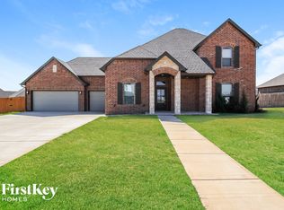 9920 Eastblake Landing Rd, Yukon, OK 73099