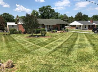 529 Chatmoss Ct, Martinsville, VA 24112