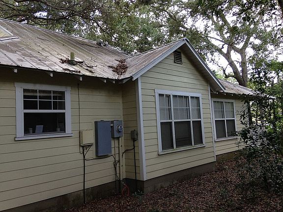 2nd image of 1900 Hawkins Ct
