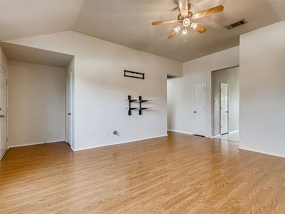 5th image of 509 Harvard Dr