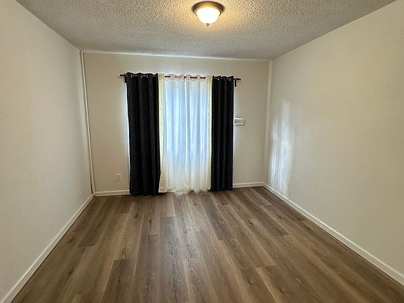 Bedroom alternate view