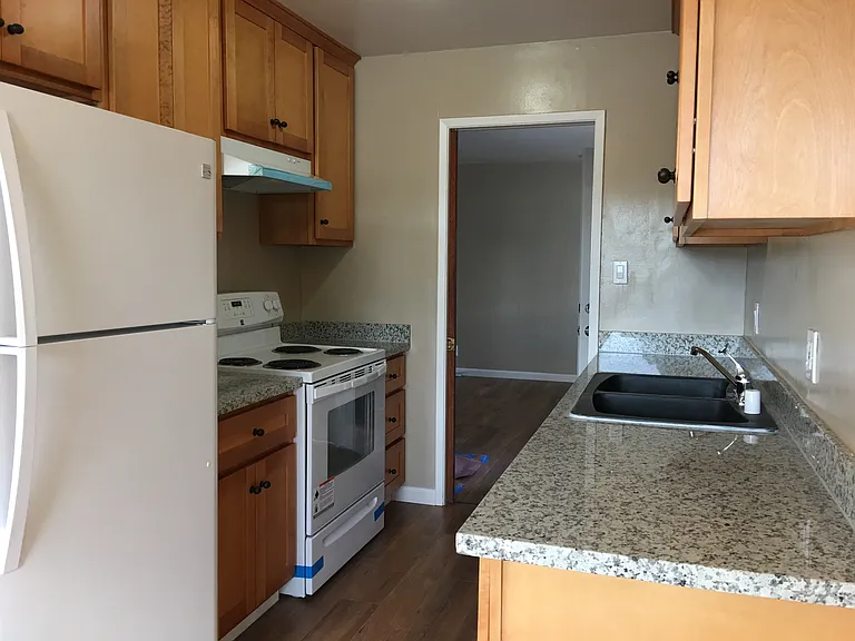 755 E Duane Ave #H — Photo 2
