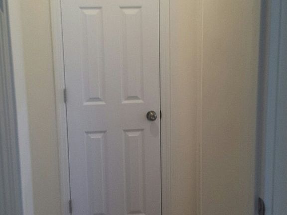 4th image of 465 E 7th St APT 5R