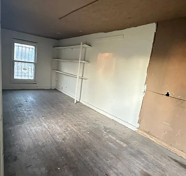 942 Bailey Ave — Photo 8