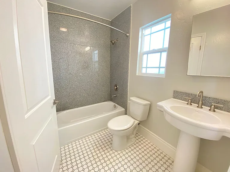 1BD/1BA Cottage Home at B Street Bungalows Modern Luxury Meets Mission Style Charm! — Photo 13