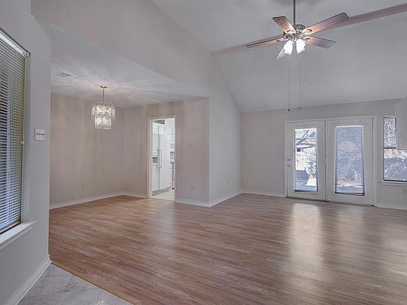 4th image of 9801 Lakewood Ct