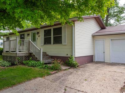 317 3rd Ave SW, Worthington, IA, 52078