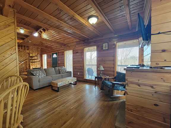 2nd image of 79 Lloyd Ln #Id1247129p