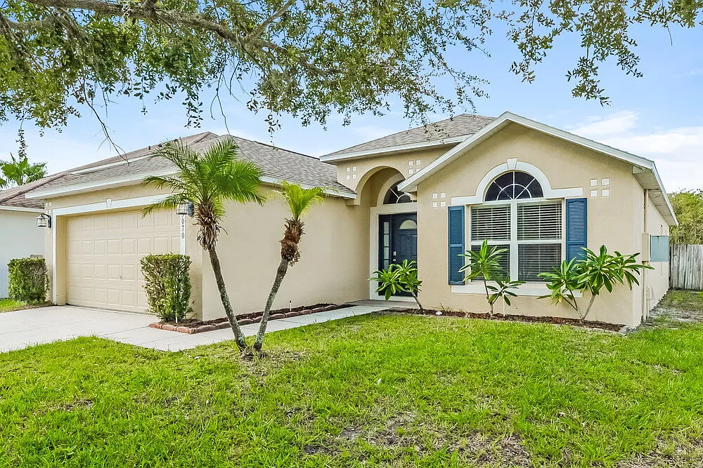 3 bed, 2.0 bath, 1632 sqft, $2,065 — Photo 3