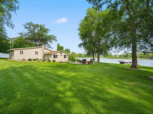 20249 246th St, Manchester, IA 52057
