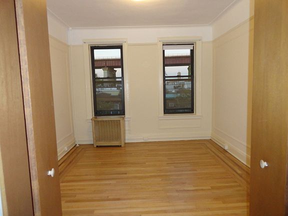 4th image of 2810 23rd Ave APT 3F