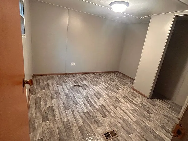 171 E 3rd St #12 — Photo 3