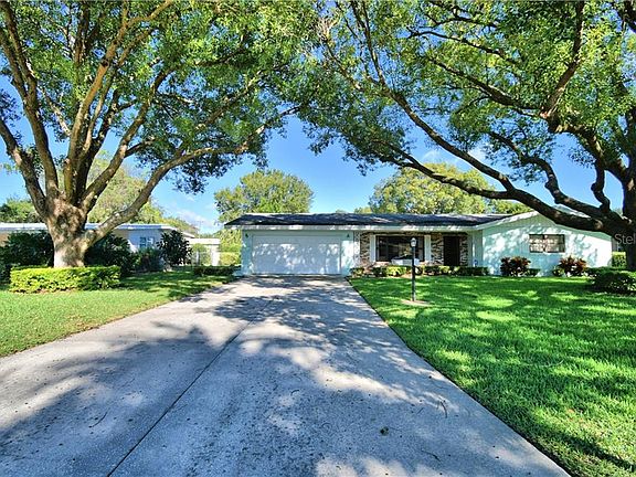 2nd image of 3 Golfview Cir NE