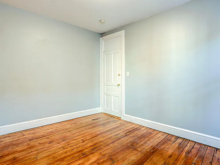 819 Columbia Ave #4 — Photo 5