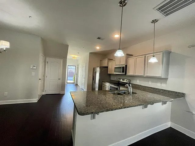 2022 Abbingdon Way — Photo 11