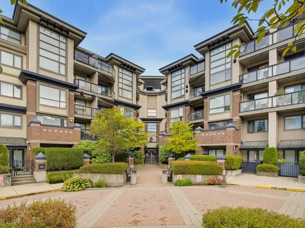 10866 City Pkwy #423, Surrey, BC V3T 5W9