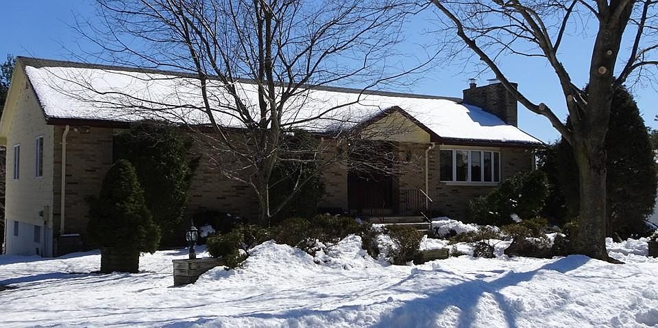 1st image of 5 Parkway Dr