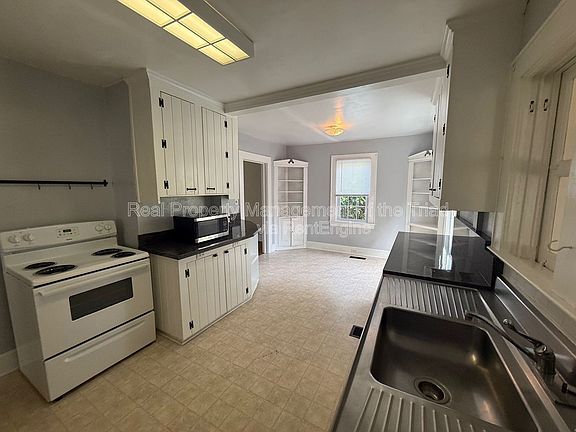 4th image of 801 Knollwood St