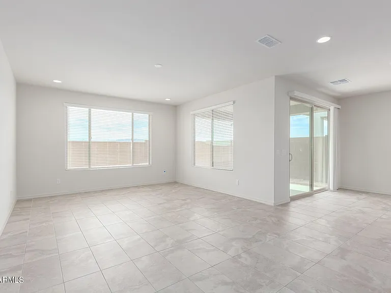 8529 S 67th Dr — Photo 6