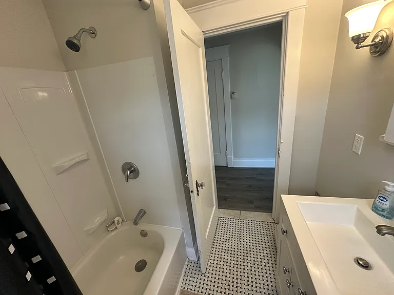 55 Rand Ave #2 — Photo 9