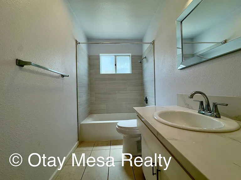 586 7th St — Photo 7