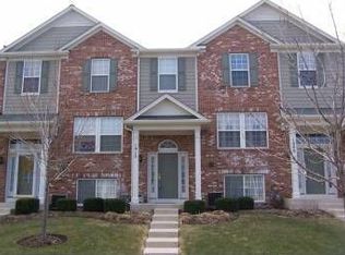1013 Reserve Dr, Elgin, IL 60124