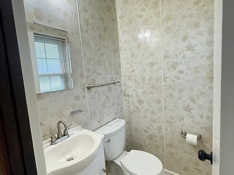 109 Davis Ln — Photo 13