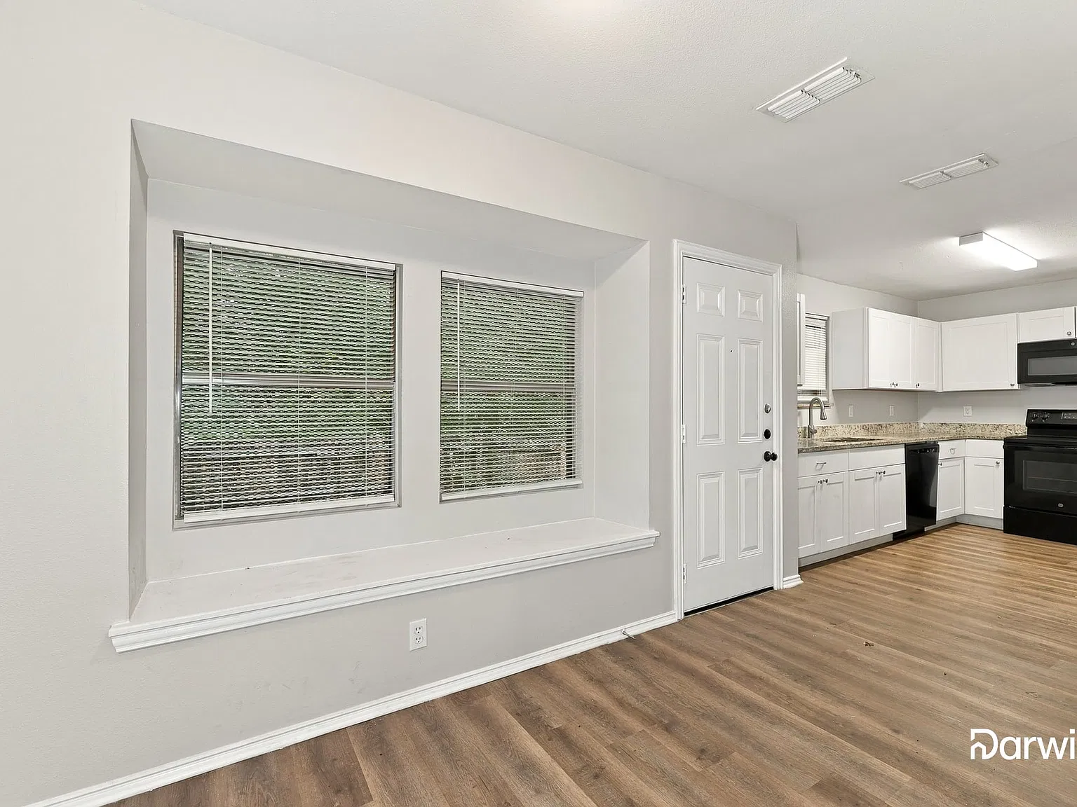 3 bed, 2.0 bath, 1347 sqft, $1,475 — Photo 4