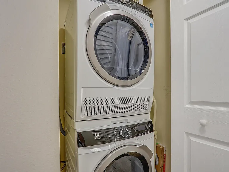 1055 Ocean Dr #403 — Photo 29