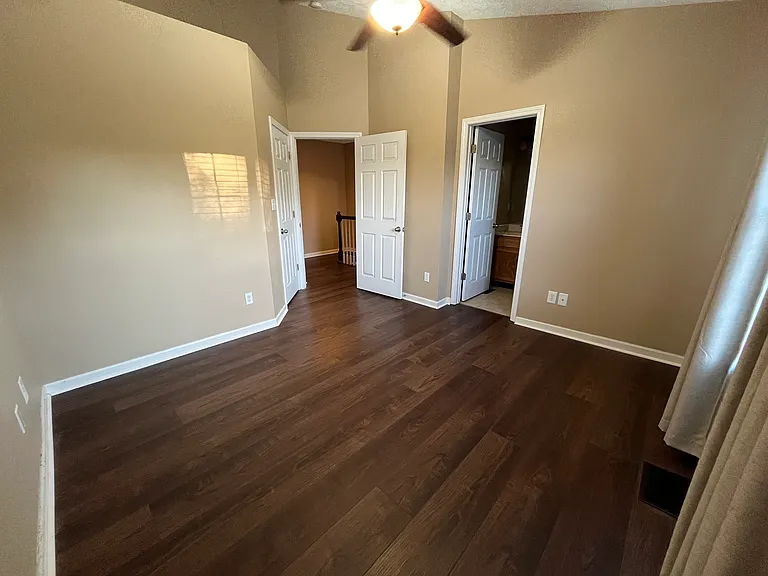 415 Dabney Dr — Photo 9