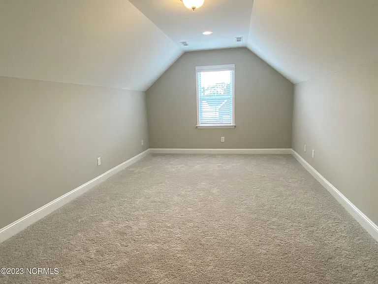 2417 Zircon Dr — Photo 18