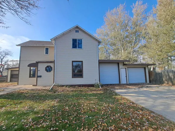 408 N 4th St, Groton, SD 57445