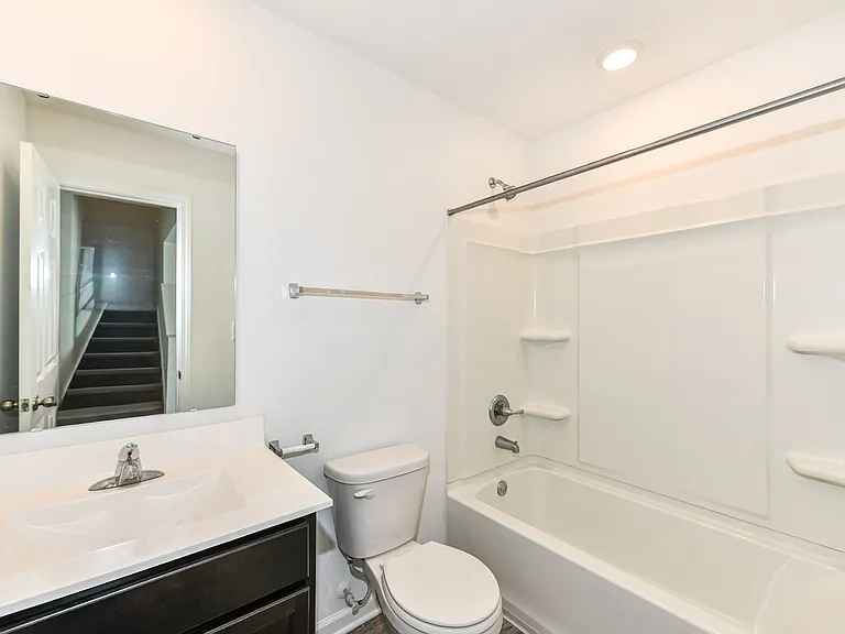 5051 Maywood Dr — Photo 3