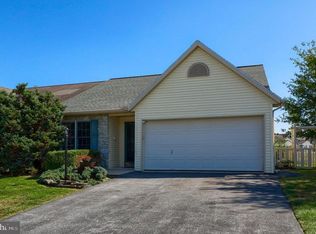 30 Pebble Creek Dr, Lititz, PA 17543