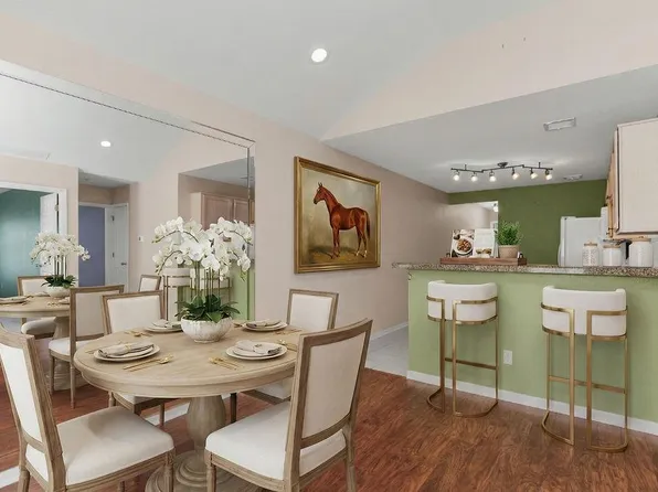 6160 NE Kensington Dr, Lees Summit, MO 64064