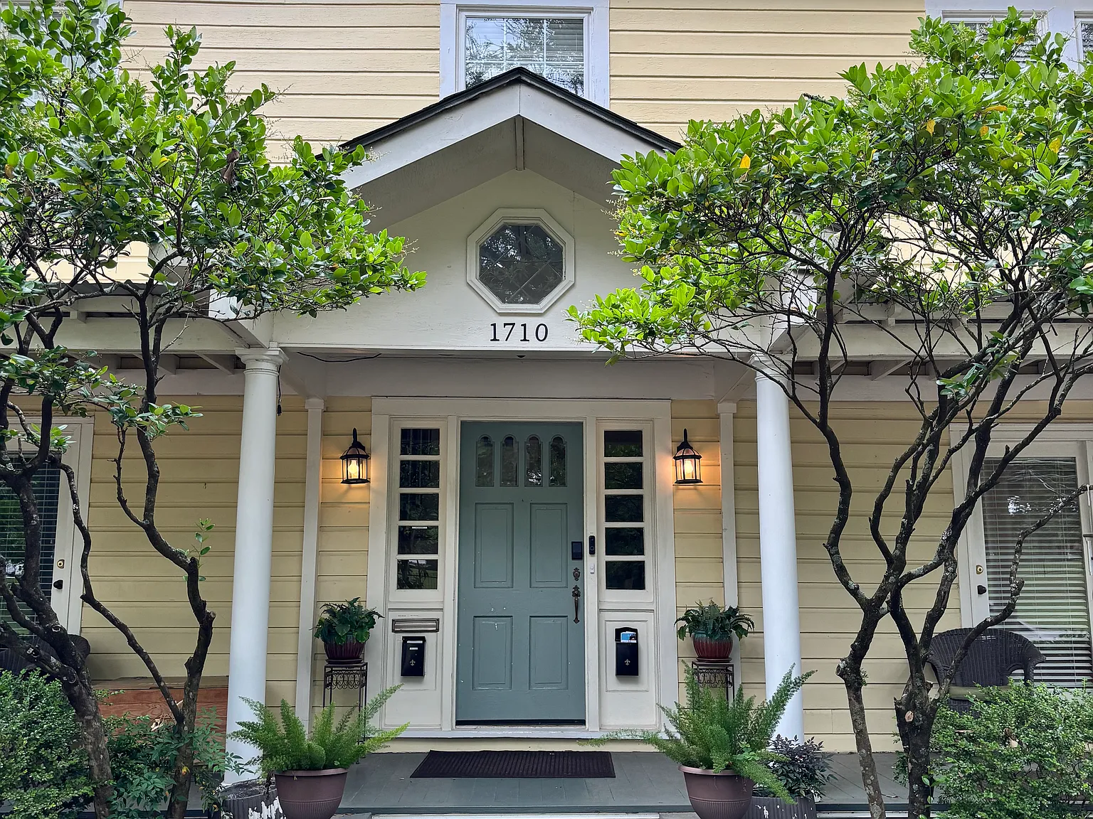 2 bed, 1800 sqft, $1,950 — Photo 1