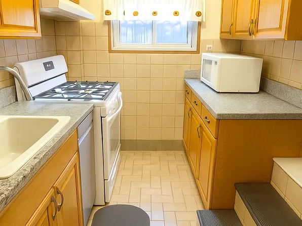 361 Humboldt Street image 7 of 9