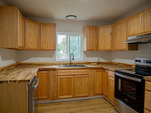 2nd image of 3315 33rd St