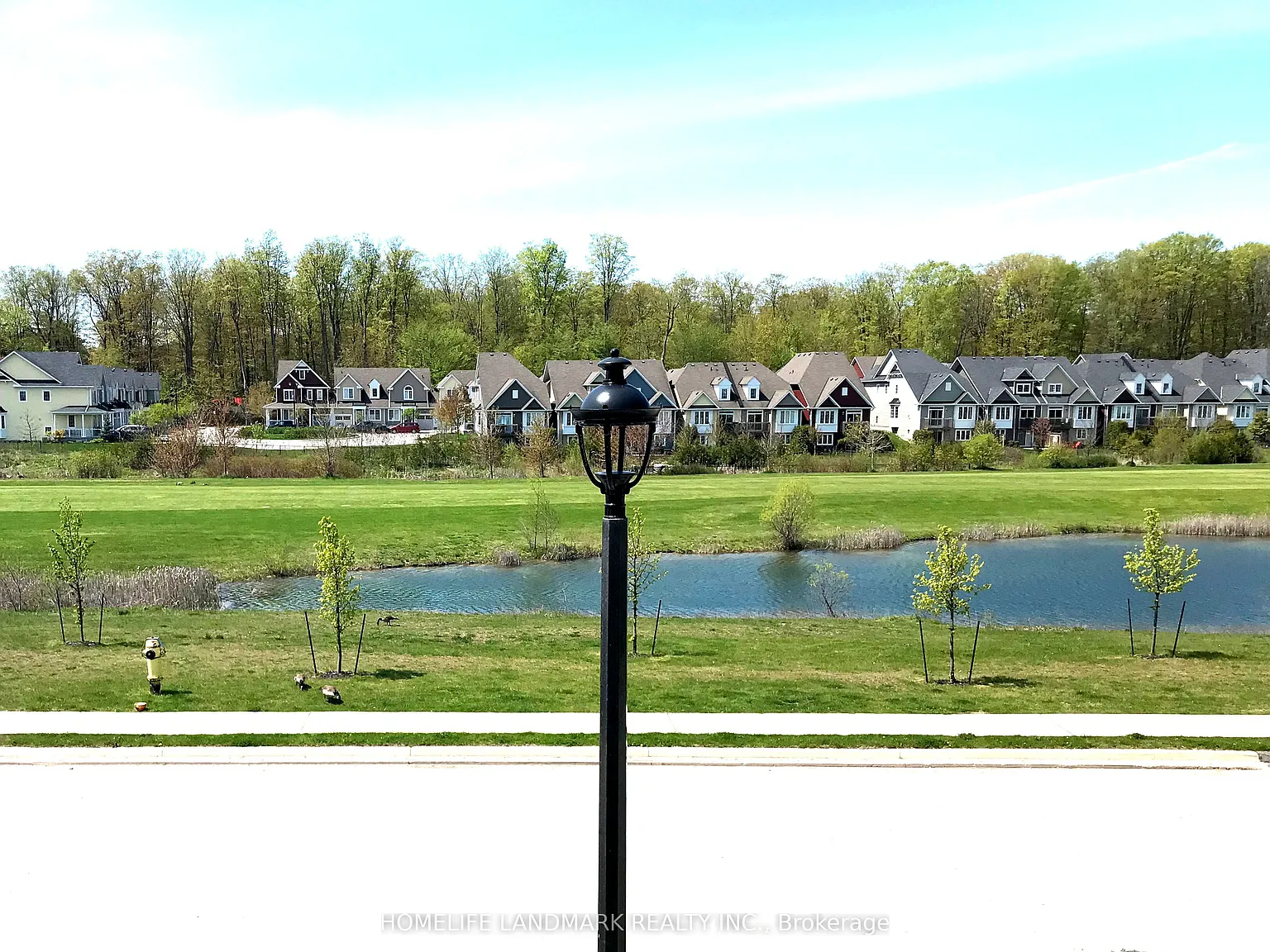 4 bed, $2,400 — Photo 2