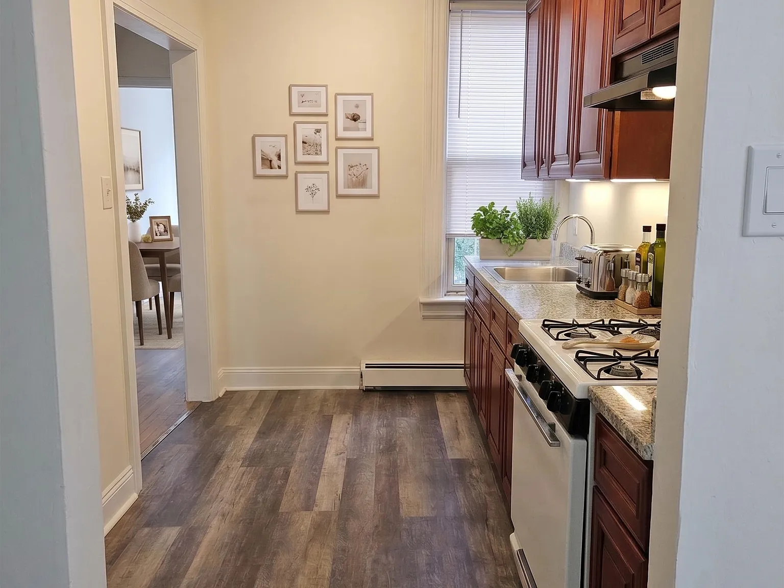 1 bed, 1.0 bath, $1,995 — Photo 2
