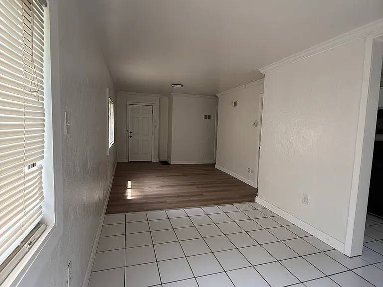 3038 W Tennyson Ave — Photo 8
