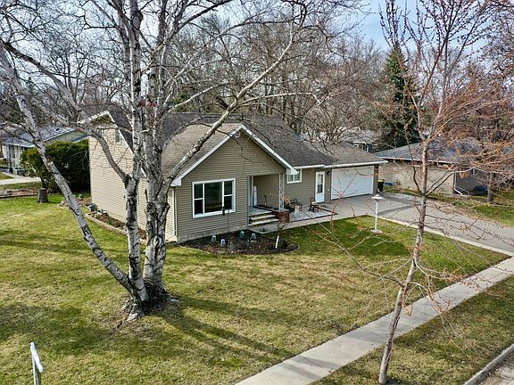 2nd image of 1304 9th St SW